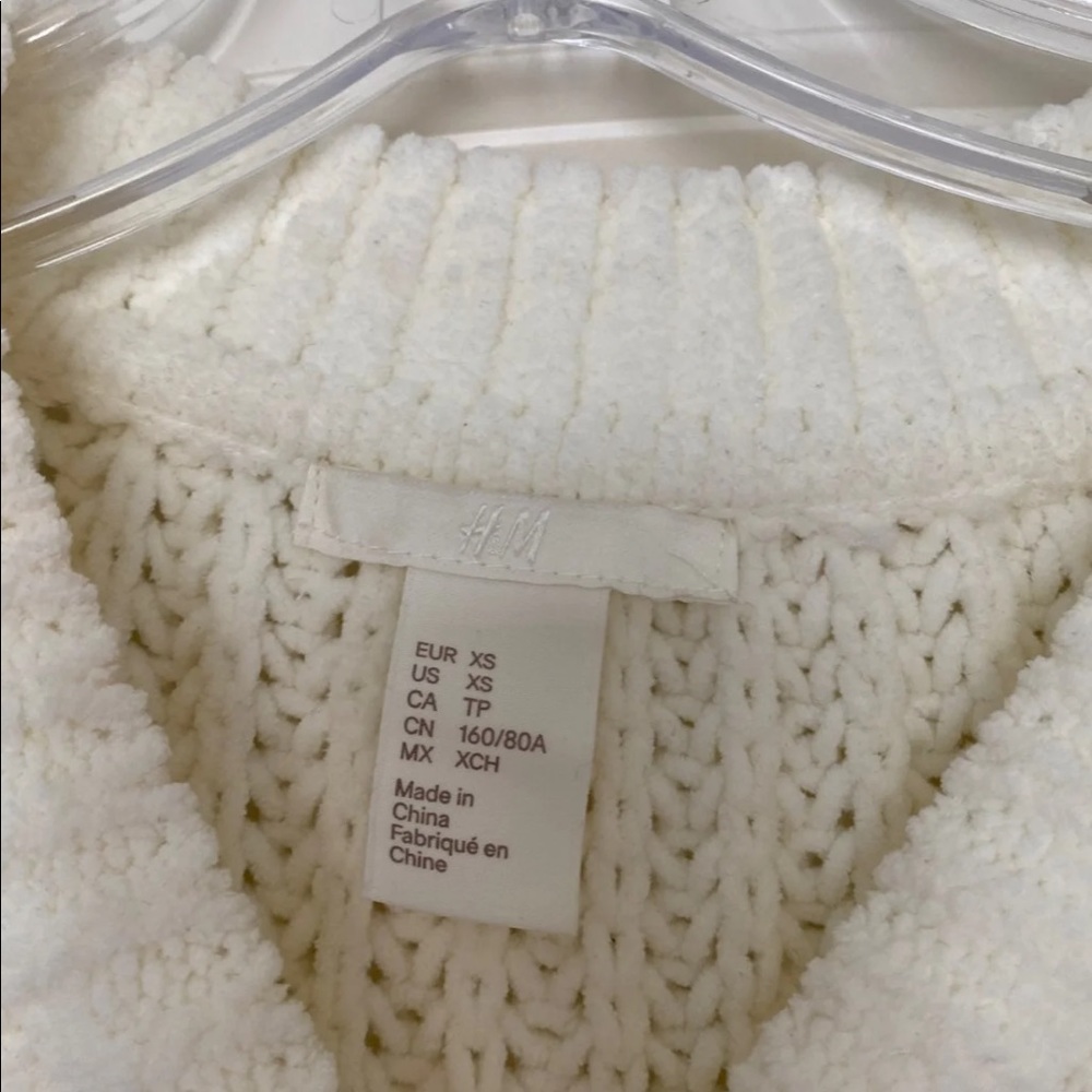 Super soft H & M sweater - Picture 3 of 3